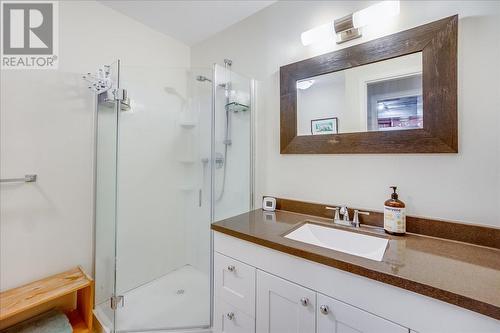 2290 Crystal Springs Road, Nelson, BC - Indoor Photo Showing Bathroom