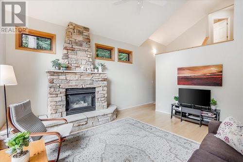 2290 Crystal Springs Road, Nelson, BC - Indoor Photo Showing Living Room With Fireplace