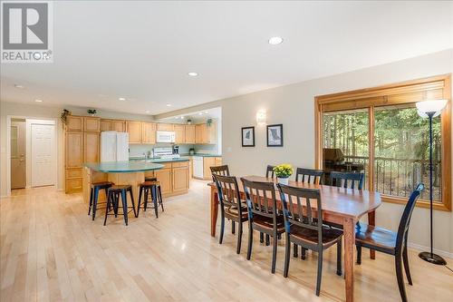 2290 Crystal Springs Road, Nelson, BC - Indoor Photo Showing Dining Room