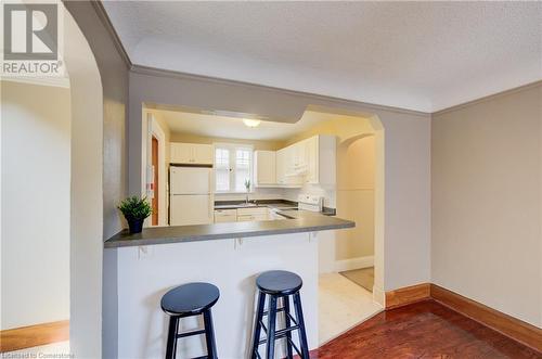 89 Stirling Avenue N, Kitchener, ON - Indoor Photo Showing Kitchen