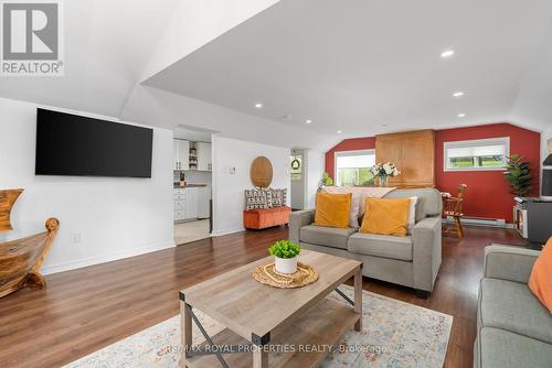 2141 County Road 9, Greater Napanee, ON - Indoor Photo Showing Living Room