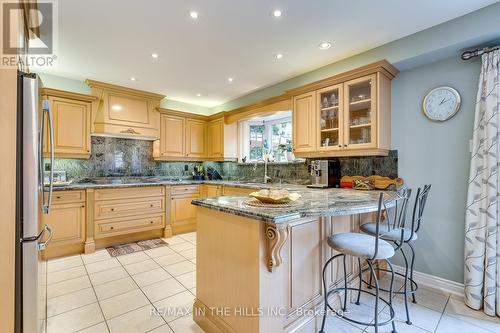 275 Triton Avenue, Vaughan, ON - Indoor Photo Showing Kitchen