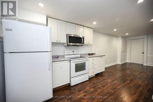 3845 Althorpe Circle, Mississauga, ON - Indoor Photo Showing Kitchen