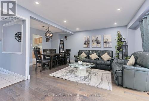 1482 Wecker Drive, Oshawa, ON - Indoor Photo Showing Living Room