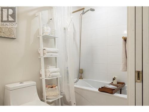 11047 Pretty Road, Lake Country, BC - Indoor Photo Showing Bathroom