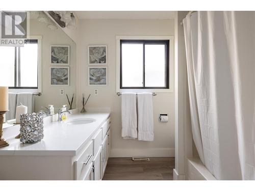 11047 Pretty Road, Lake Country, BC - Indoor Photo Showing Bathroom