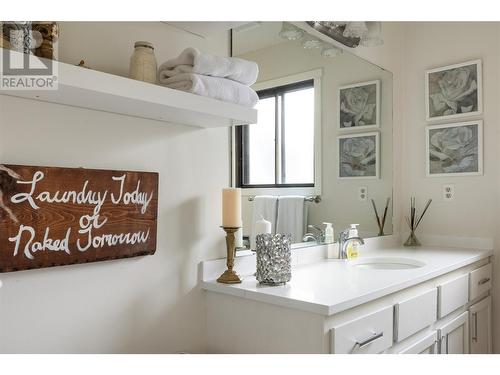 11047 Pretty Road, Lake Country, BC - Indoor Photo Showing Bathroom