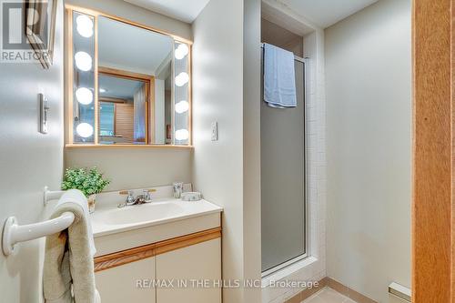 247515 5Th Side Road, Mono, ON - Indoor Photo Showing Bathroom