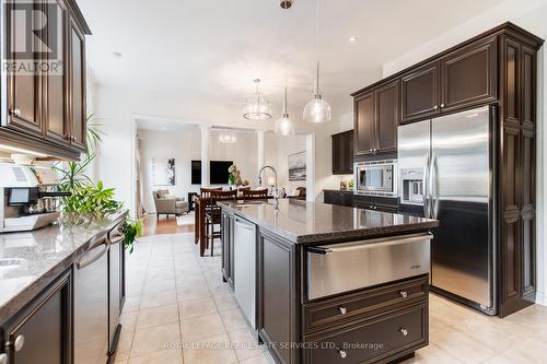 2265 Millstone Drive, Oakville, ON - Indoor Photo Showing Kitchen With Upgraded Kitchen