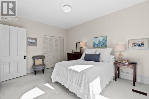 136 Collier Street, Toronto, ON - Indoor Photo Showing Bedroom