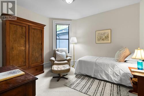 136 Collier Street, Toronto, ON - Indoor Photo Showing Bedroom