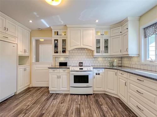 9 Robbies Drive, Carberry, MB - Indoor Photo Showing Kitchen