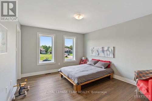 1818 Cedarlakes Way, Ottawa, ON - Indoor Photo Showing Bedroom