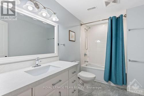 1818 Cedarlakes Way, Ottawa, ON - Indoor Photo Showing Bathroom