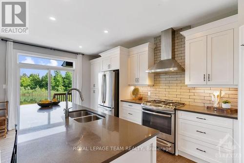 1818 Cedarlakes Way, Ottawa, ON - Indoor Photo Showing Kitchen With Double Sink With Upgraded Kitchen