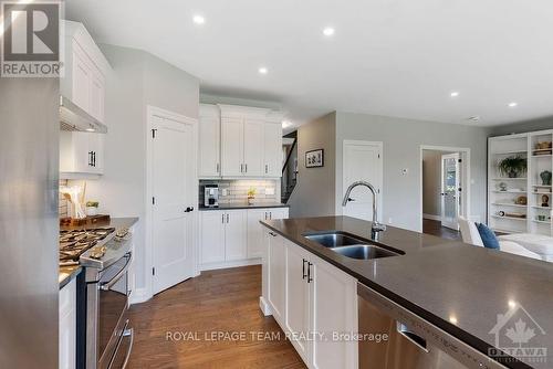 1818 Cedarlakes Way, Ottawa, ON - Indoor Photo Showing Kitchen With Double Sink With Upgraded Kitchen