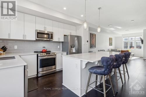 827 Mikinak Road, Ottawa, ON - Indoor Photo Showing Kitchen With Stainless Steel Kitchen With Upgraded Kitchen