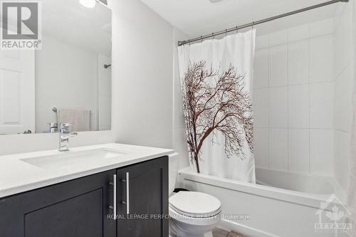 827 Mikinak Road, Ottawa, ON - Indoor Photo Showing Bathroom