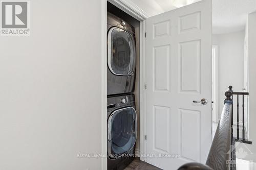 827 Mikinak Road, Ottawa, ON - Indoor Photo Showing Laundry Room