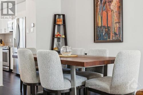 827 Mikinak Road, Ottawa, ON - Indoor Photo Showing Dining Room