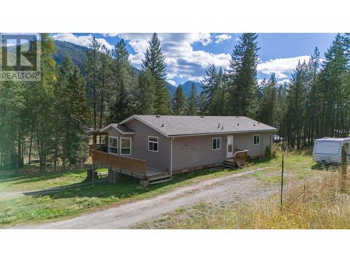 4493 93 Highway, Grasmere, BC - Outdoor