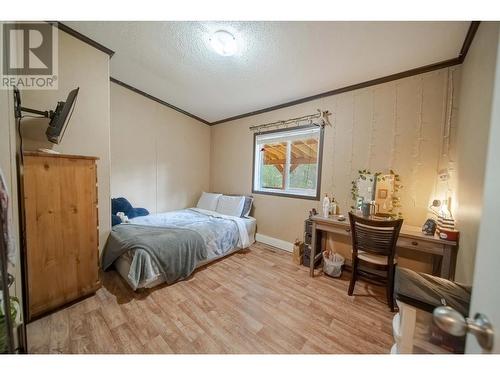 4493 93 Highway, Grasmere, BC - Indoor Photo Showing Bedroom