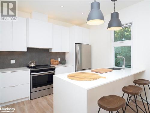 7874 10Th Line Line, Thornton, ON - Indoor Photo Showing Kitchen