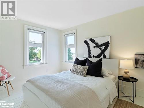 7874 10Th Line Line, Thornton, ON - Indoor Photo Showing Bedroom