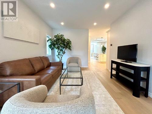 75 Athabaska Drive, Belleville, ON - Indoor Photo Showing Living Room