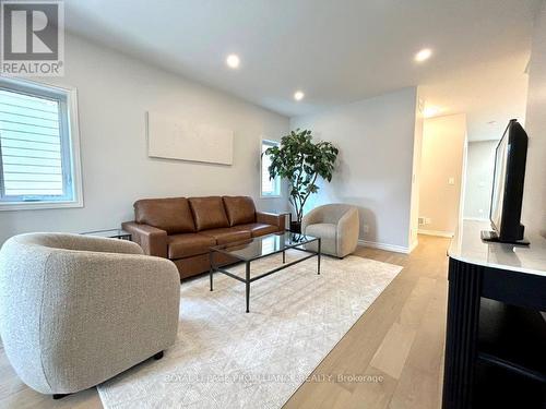 75 Athabaska Drive, Belleville, ON - Indoor Photo Showing Living Room