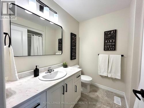 6 Peace River Street, Belleville, ON - Indoor Photo Showing Bathroom