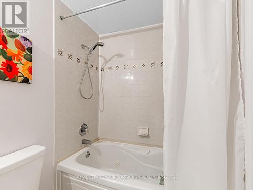 111 - 151 Townsgate Drive, Vaughan, ON - Indoor Photo Showing Bathroom