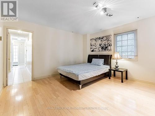 111 - 151 Townsgate Drive, Vaughan, ON - Indoor Photo Showing Bedroom