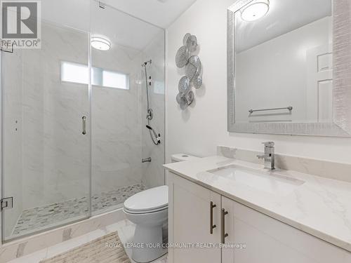 111 - 151 Townsgate Drive, Vaughan, ON - Indoor Photo Showing Bathroom