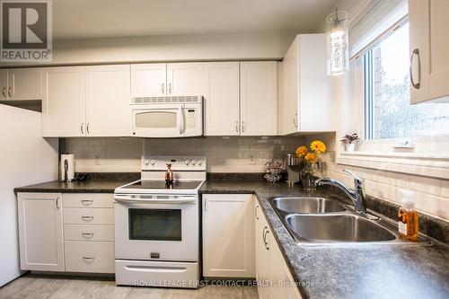 144 Sydenham Wells, Barrie, ON - Indoor Photo Showing Kitchen With Double Sink