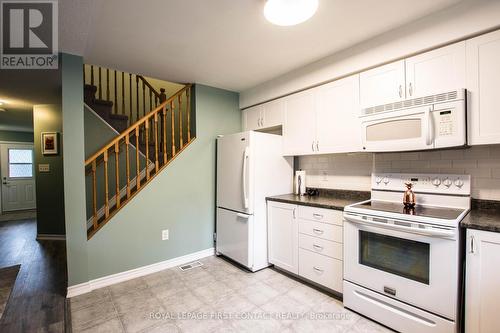 144 Sydenham Wells, Barrie, ON - Indoor Photo Showing Kitchen