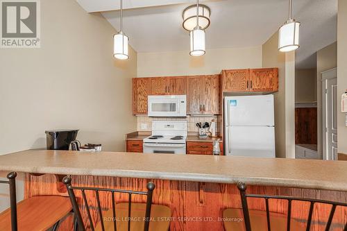 120 - 125 Fairway Court, Blue Mountains, ON - Indoor Photo Showing Kitchen