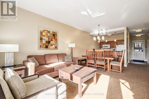 120 - 125 Fairway Court, Blue Mountains, ON - Indoor Photo Showing Living Room