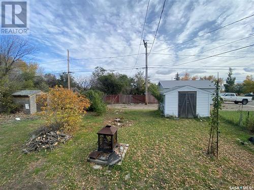 203 1St Avenue E, Kindersley, SK - Outdoor