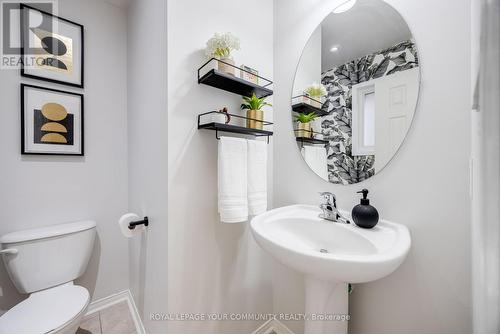 129 Faris Street, Bradford West Gwillimbury, ON - Indoor Photo Showing Bathroom