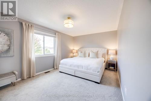 129 Faris Street, Bradford West Gwillimbury, ON - Indoor Photo Showing Bedroom