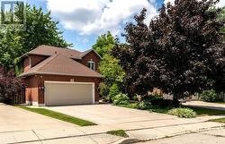 14 COOPERSHAWK CRESCENT  Hamilton, ON L9B 2P4