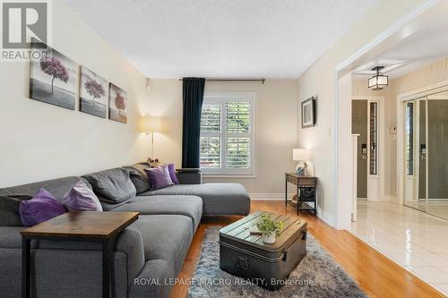 14 Coopershawk Crescent, Hamilton, ON - Indoor Photo Showing Living Room