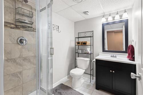 59 Vivian Avenue, Winnipeg, MB - Indoor Photo Showing Bathroom