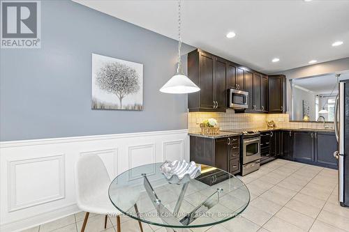 43 Bobby Locke Lane, Whitchurch-Stouffville, ON - Indoor Photo Showing Kitchen With Upgraded Kitchen