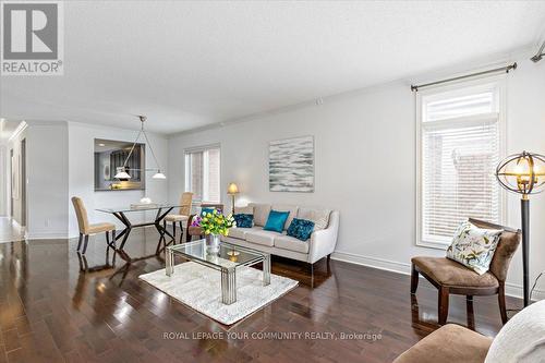 43 Bobby Locke Lane, Whitchurch-Stouffville, ON - Indoor Photo Showing Living Room