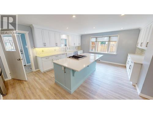 871 305Th Street, Kimberley, BC - Indoor Photo Showing Kitchen