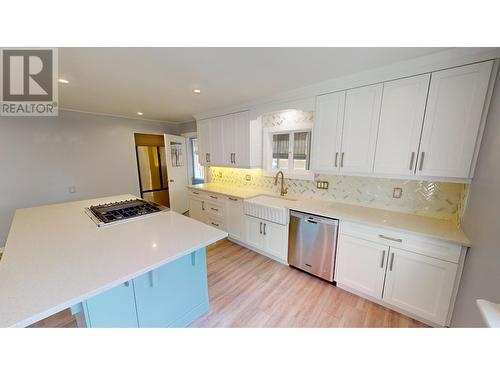 871 305Th Street, Kimberley, BC - Indoor Photo Showing Kitchen