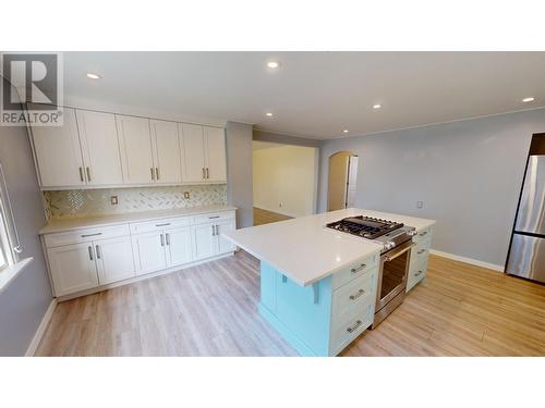 871 305Th Street, Kimberley, BC - Indoor Photo Showing Kitchen