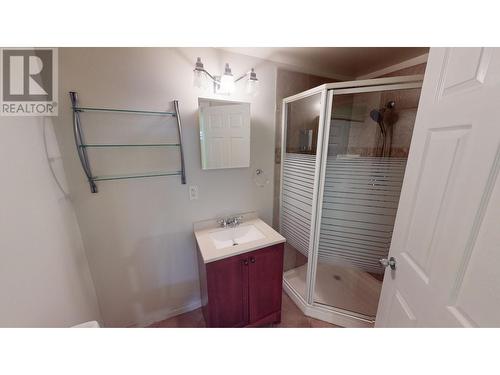 871 305Th Street, Kimberley, BC - Indoor Photo Showing Bathroom